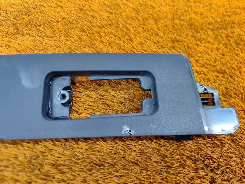 Накладка крышки багажника