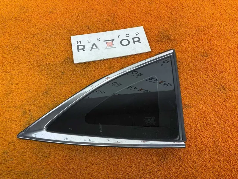 Форточка задняя