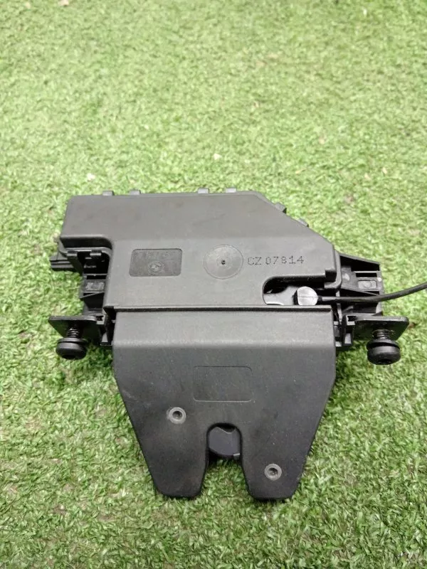 Замок багажника