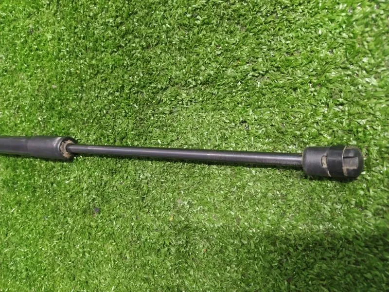 Амортизатор крышки багажника