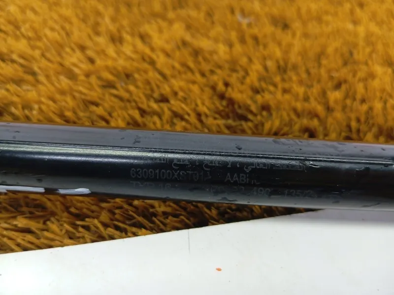 Амортизатор багажника