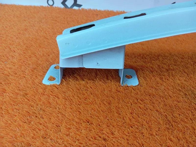 Усилитель бампера