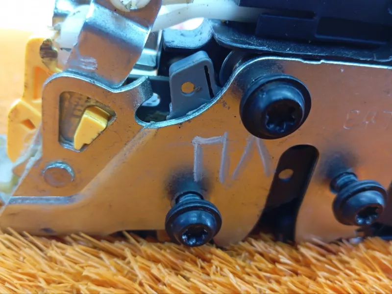 Замок двери