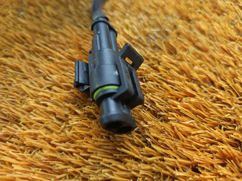 Кнопка открывания багажника