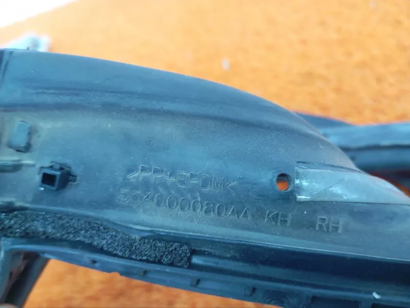 Уплотнитель двери