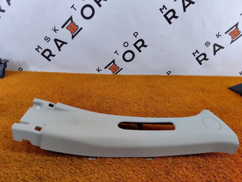 Обшивка центральной стойки