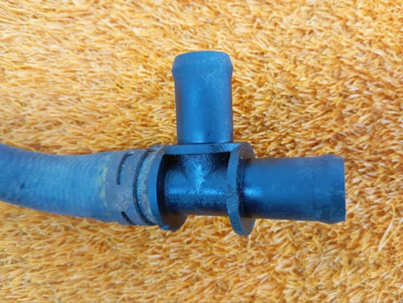 Патрубок радиатора