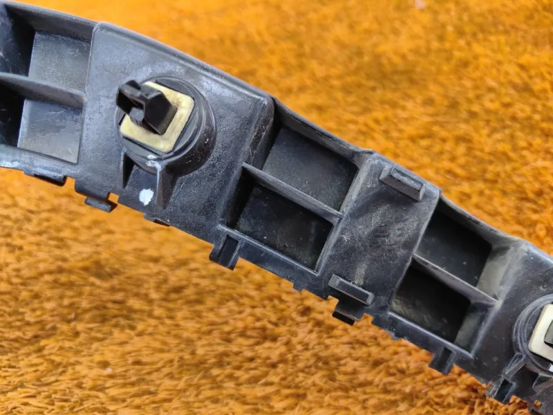 Кронштейн бампера