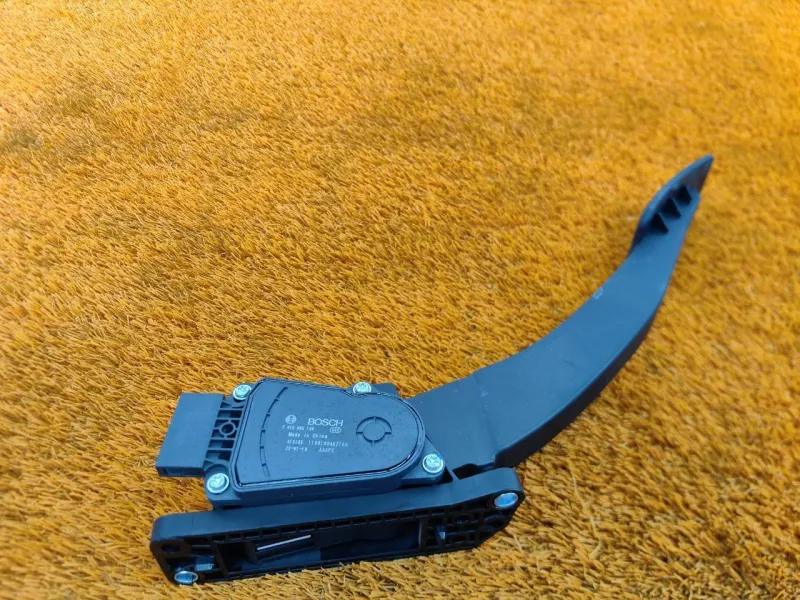 Педаль газа