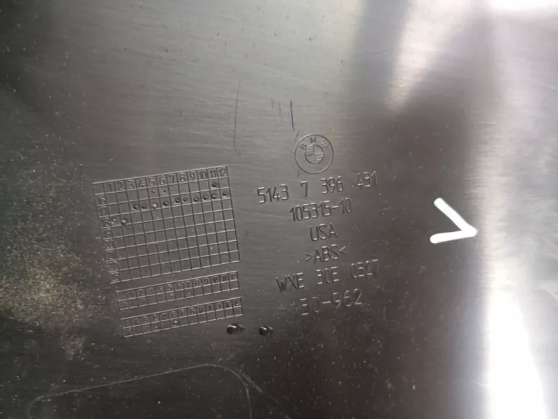 Накладка на стойку кузова