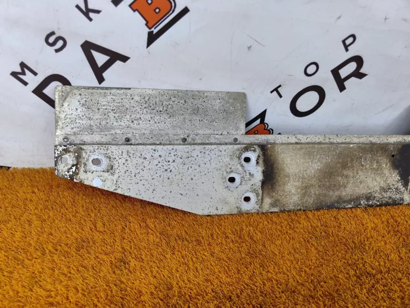 Кронштейн кузова