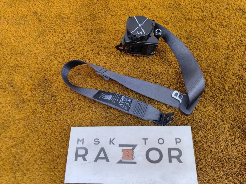 Ремень безопасности