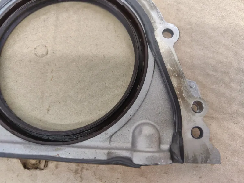 Крышка коленвала