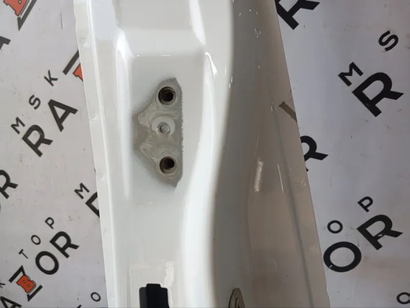 Порог с центральной стойкой