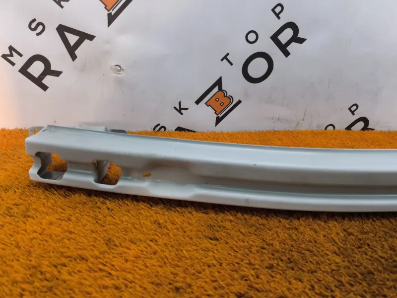 Усилитель бампера