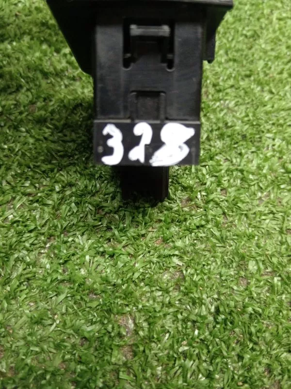 Кнопка стеклоподъемника