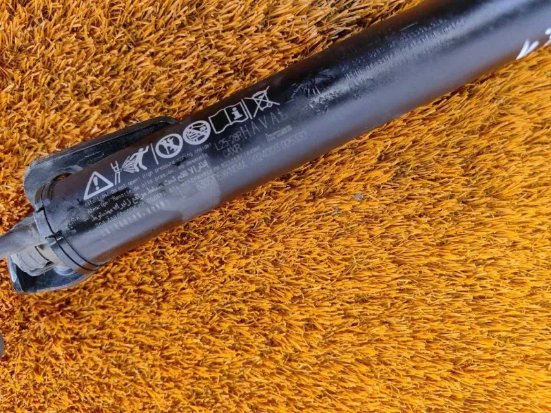 Амортизатор багажника