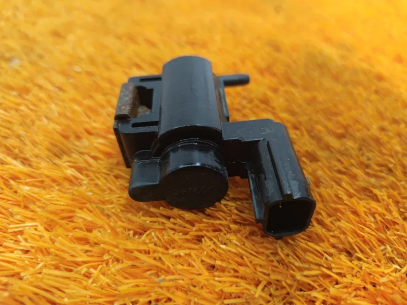 Клапан вентиляции топливного бака