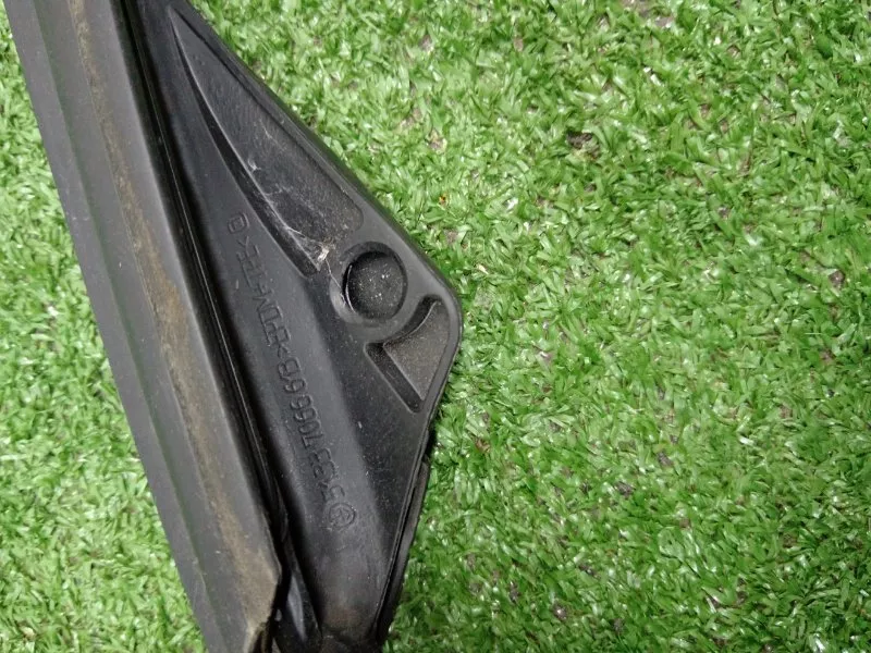 Уплотнитель стекла двери