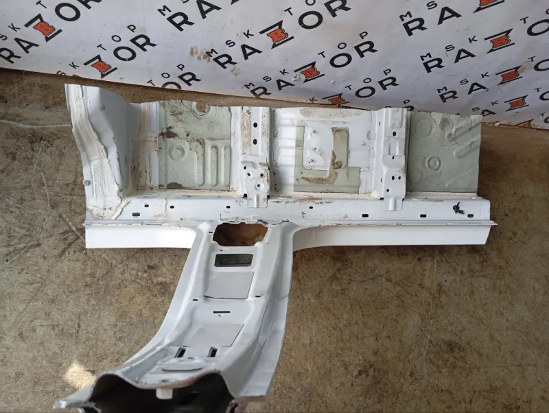 Порог с центральной стойкой