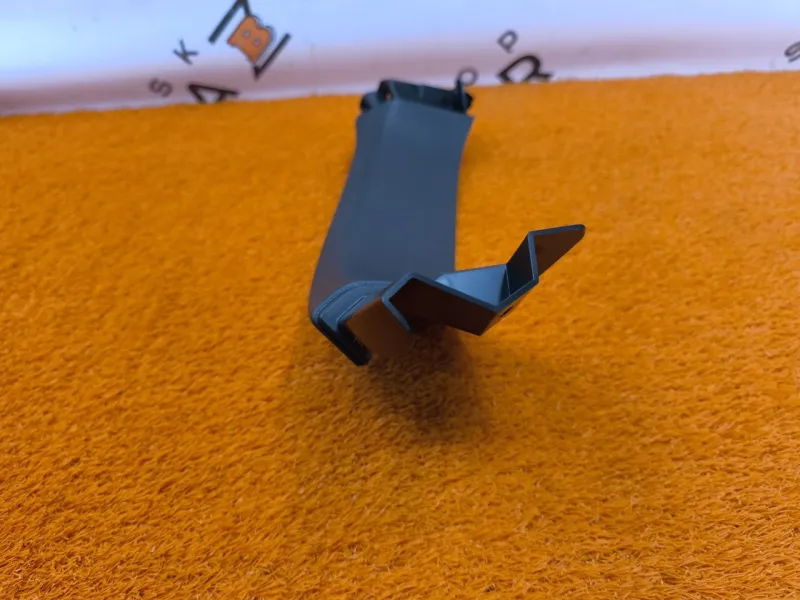 Обшивка крышки багажника