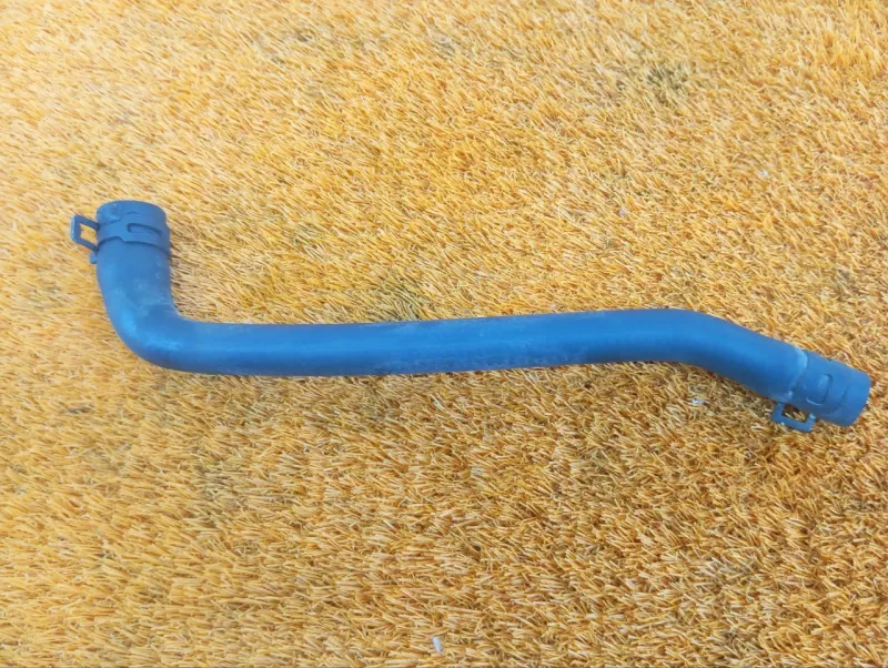 Патрубок радиатора