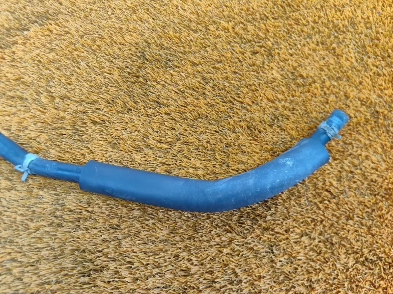 Трубка картерных газов