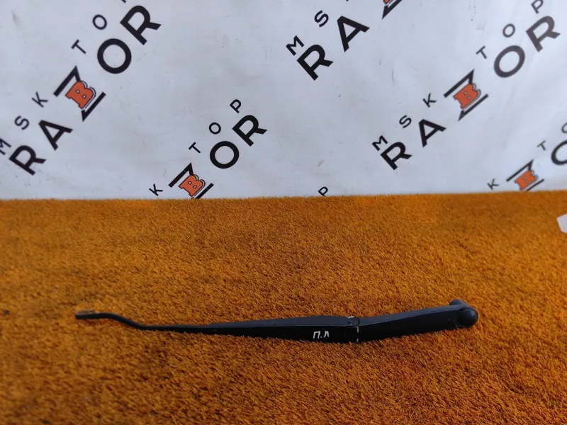 поводок стеклоочистителя