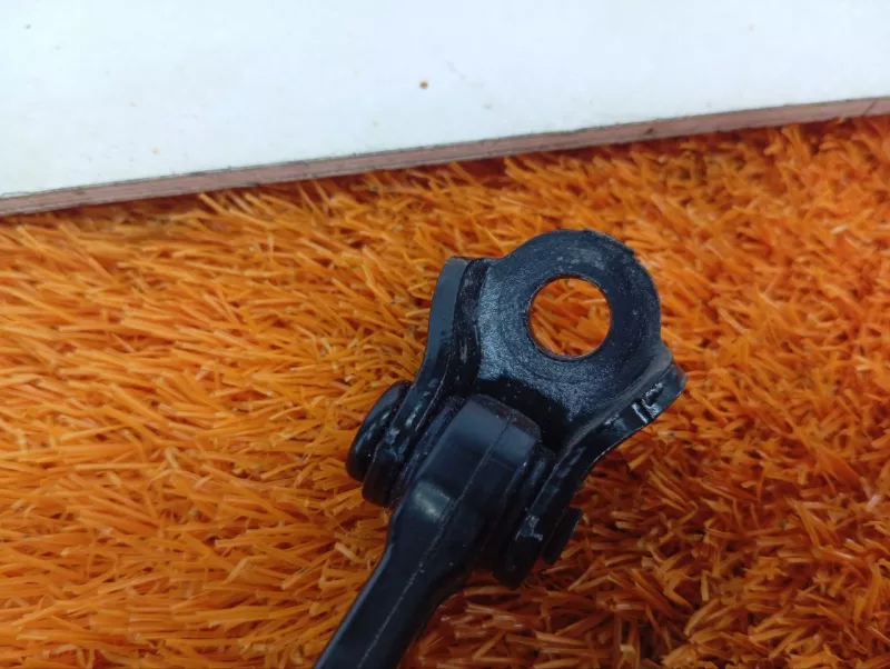 Ограничитель двери