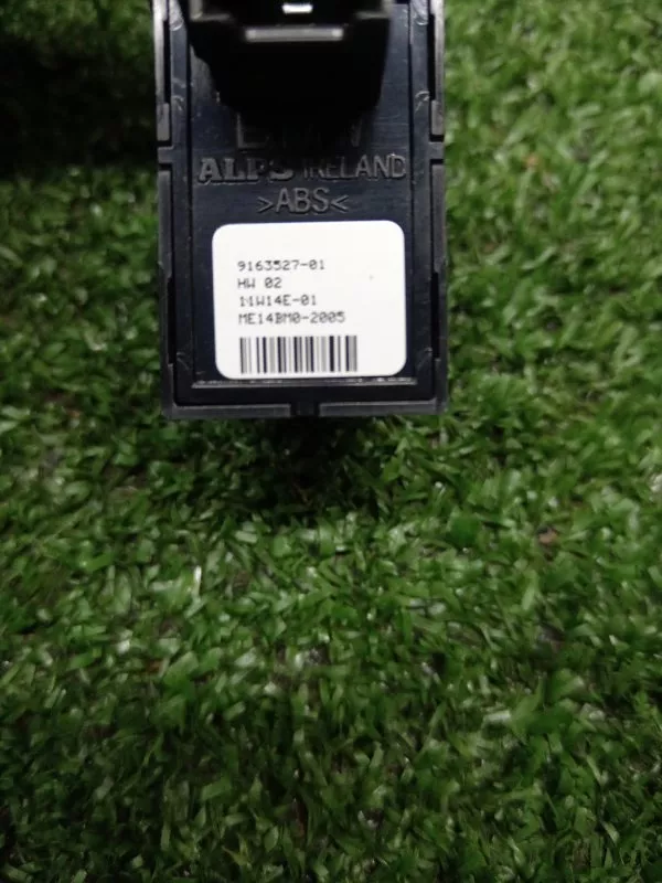 Кнопка стеклоподъемника