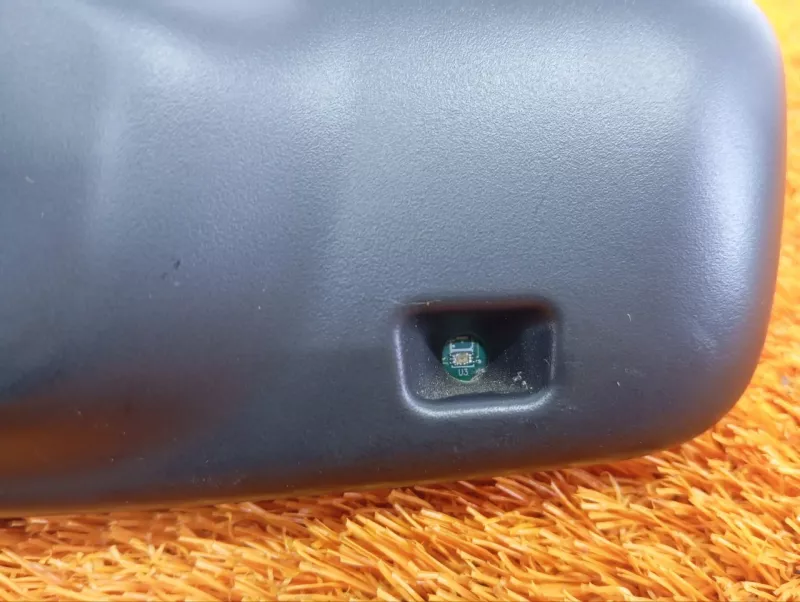 Зеркало заднего вида