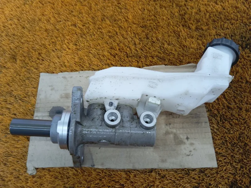 Главный тормозной цилиндр