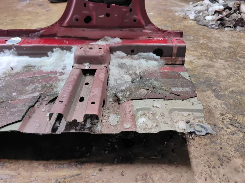 Порог с центральной стойкой