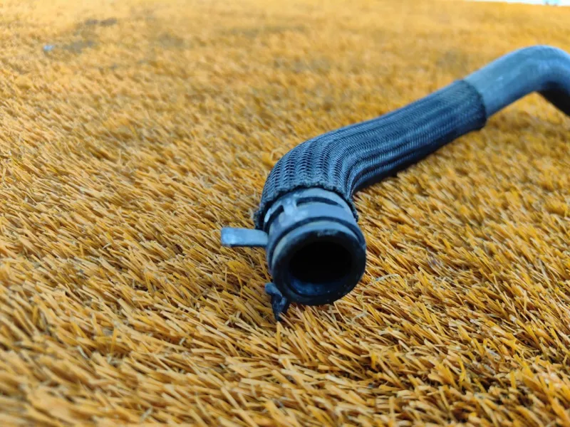 Патрубок радиатора