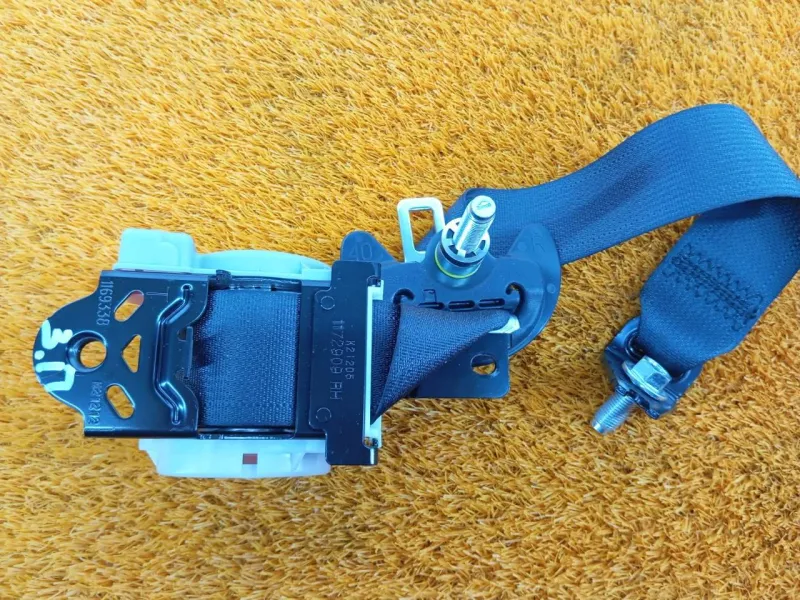 Ремень безопасности