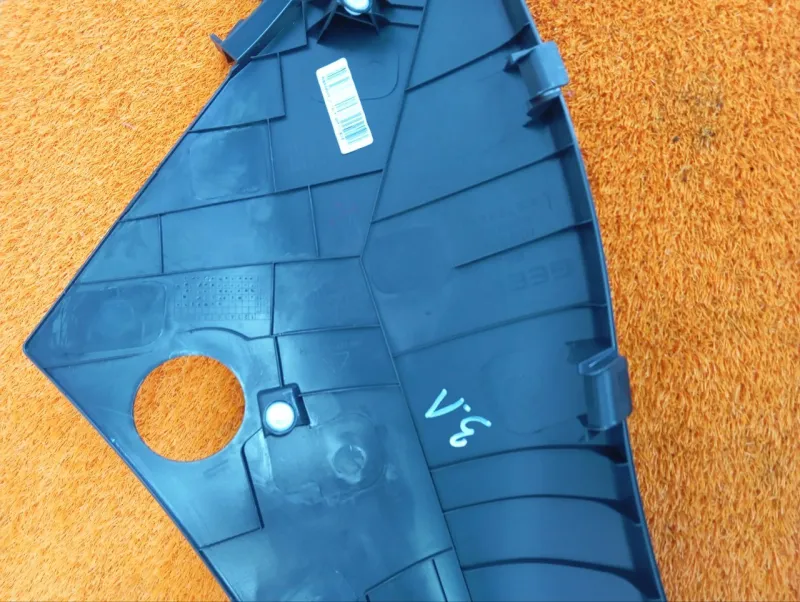 Накладка на стойку кузова