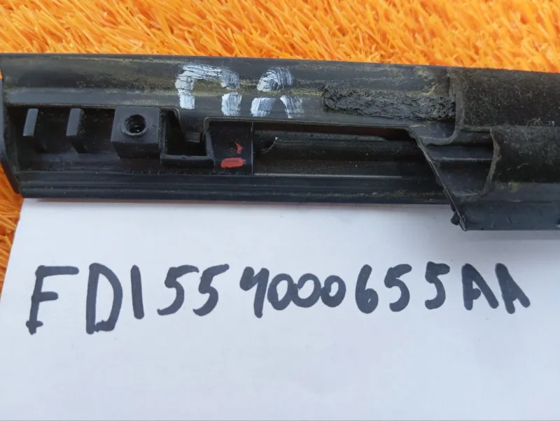 Молдинг стекла