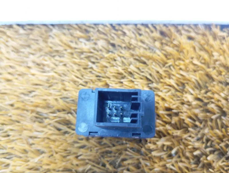 Кнопка обогрева сидений