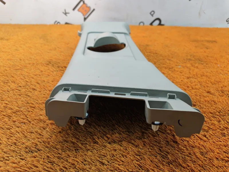 Обшивка центральной стойки