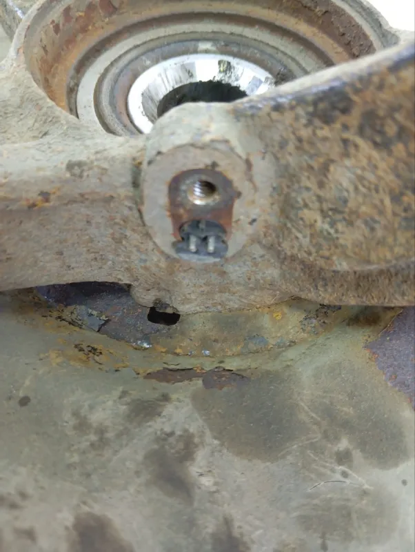 Кулак поворотный