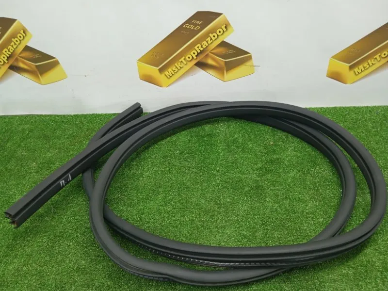 Уплотнитель проема двери