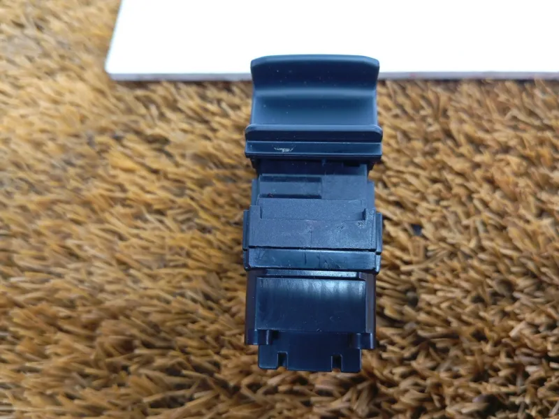 Кнопка стояночного тормоза