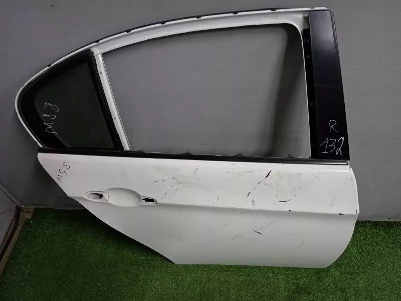 Дверь BMW 3-Series 2005 41007203648 E90, задняя правая