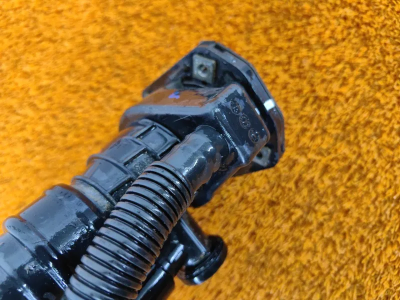 Горловина топливного бака