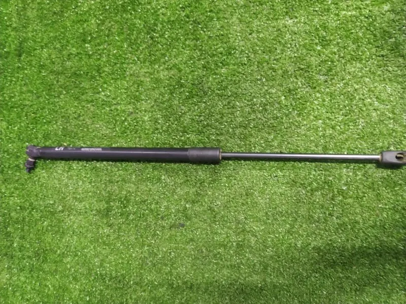 Амортизатор крышки багажника