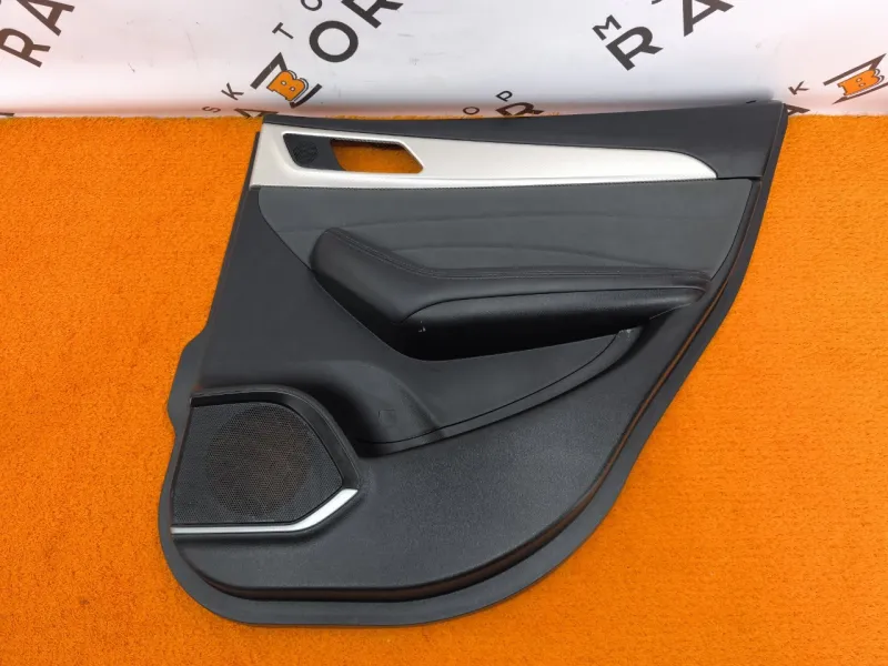 Обшивка двери