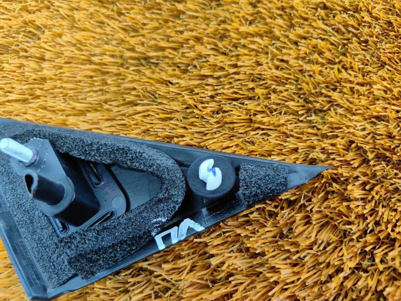 Уголок двери