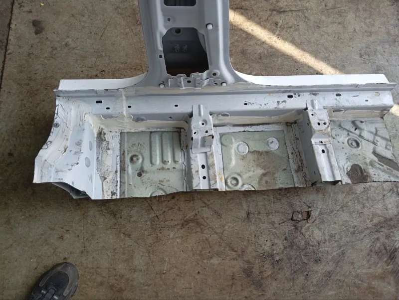 Порог с центральной стойкой