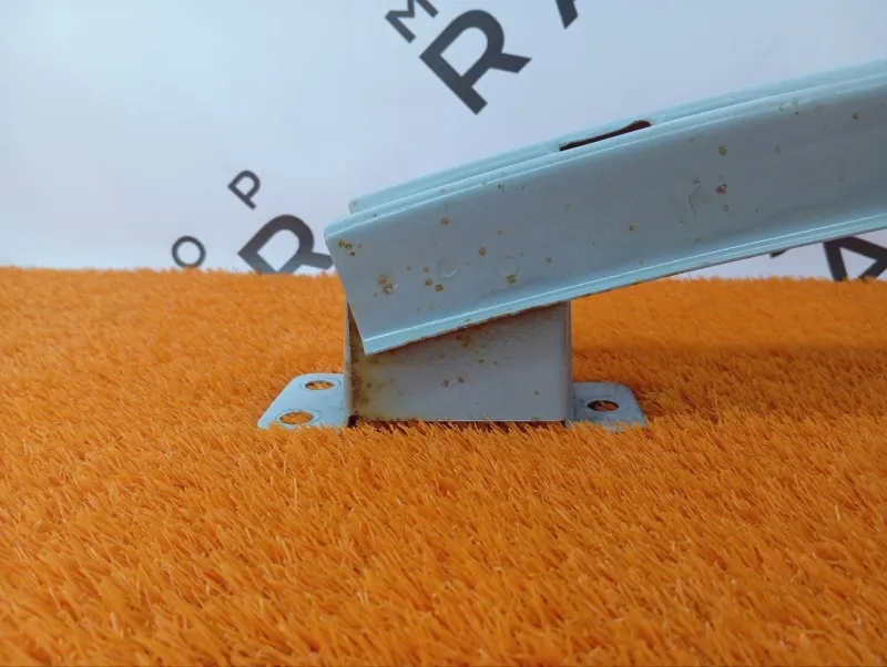 Усилитель бампера