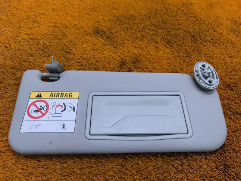 Козырек солнцезащитный